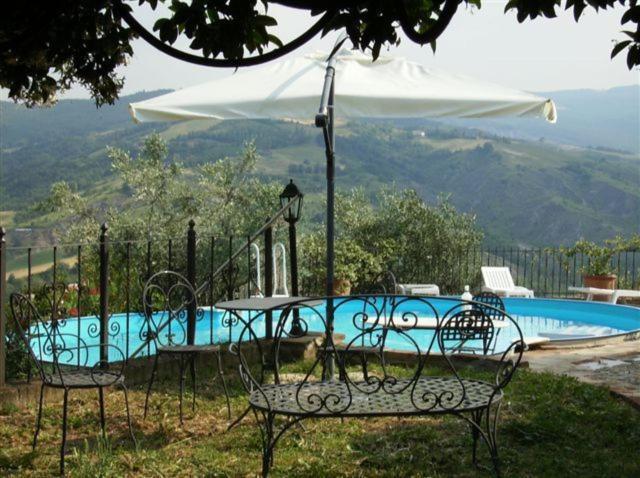 Cascina La Buca Pension Castello di Serravalle Buitenkant foto