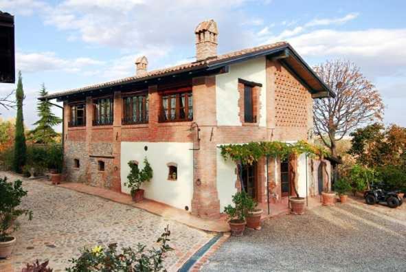 Cascina La Buca Pension Castello di Serravalle Buitenkant foto
