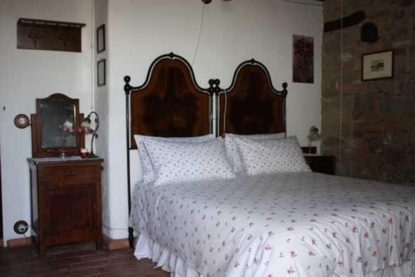 Cascina La Buca Pension Castello di Serravalle Buitenkant foto