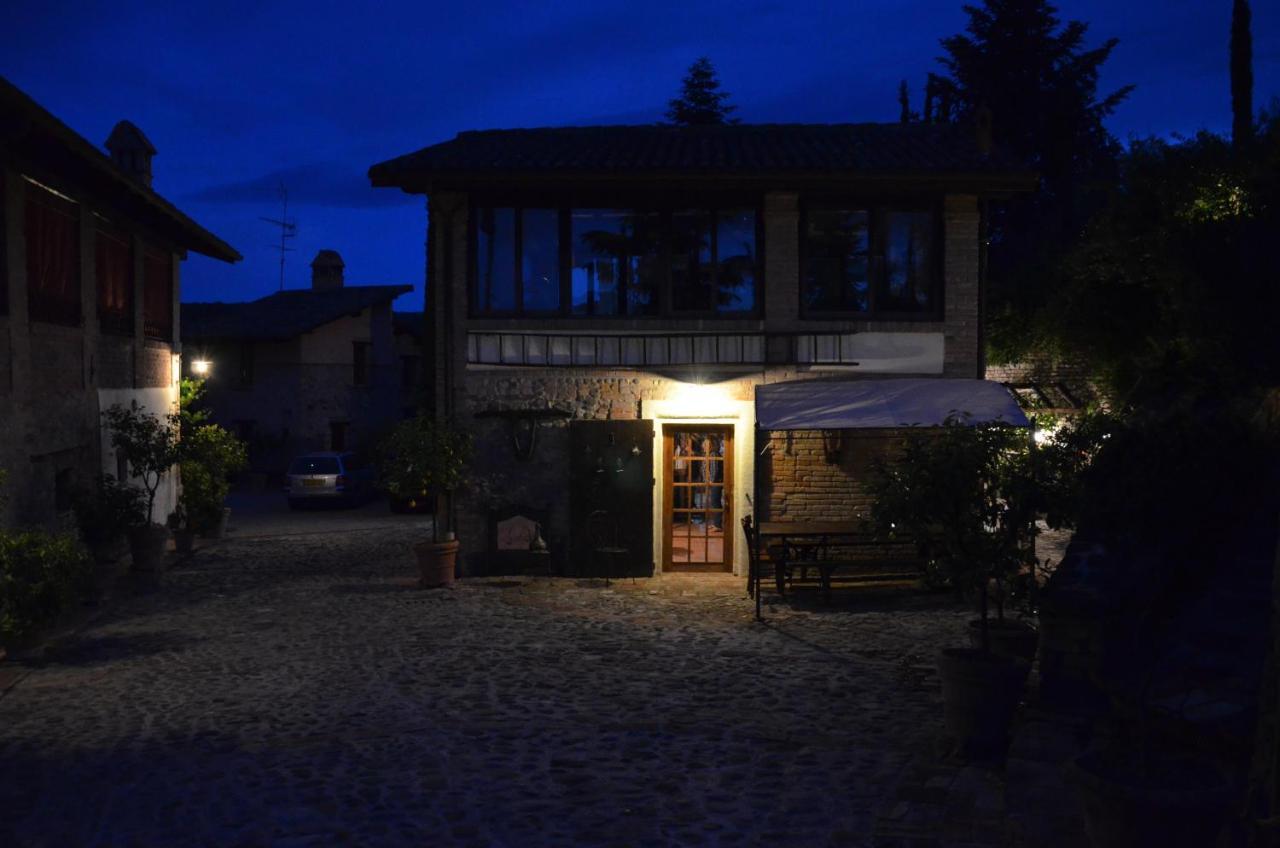 Cascina La Buca Pension Castello di Serravalle Buitenkant foto