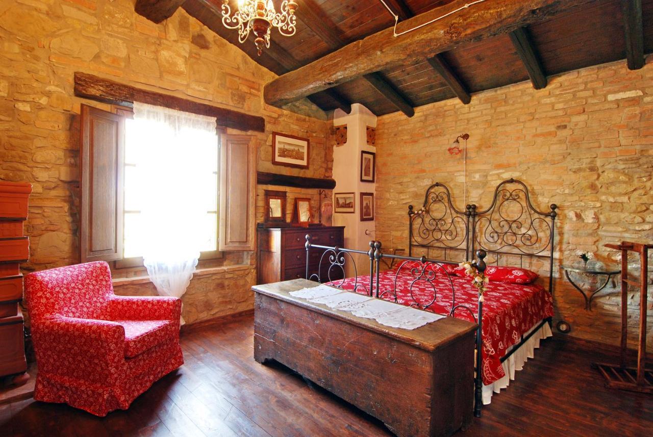 Cascina La Buca Pension Castello di Serravalle Buitenkant foto