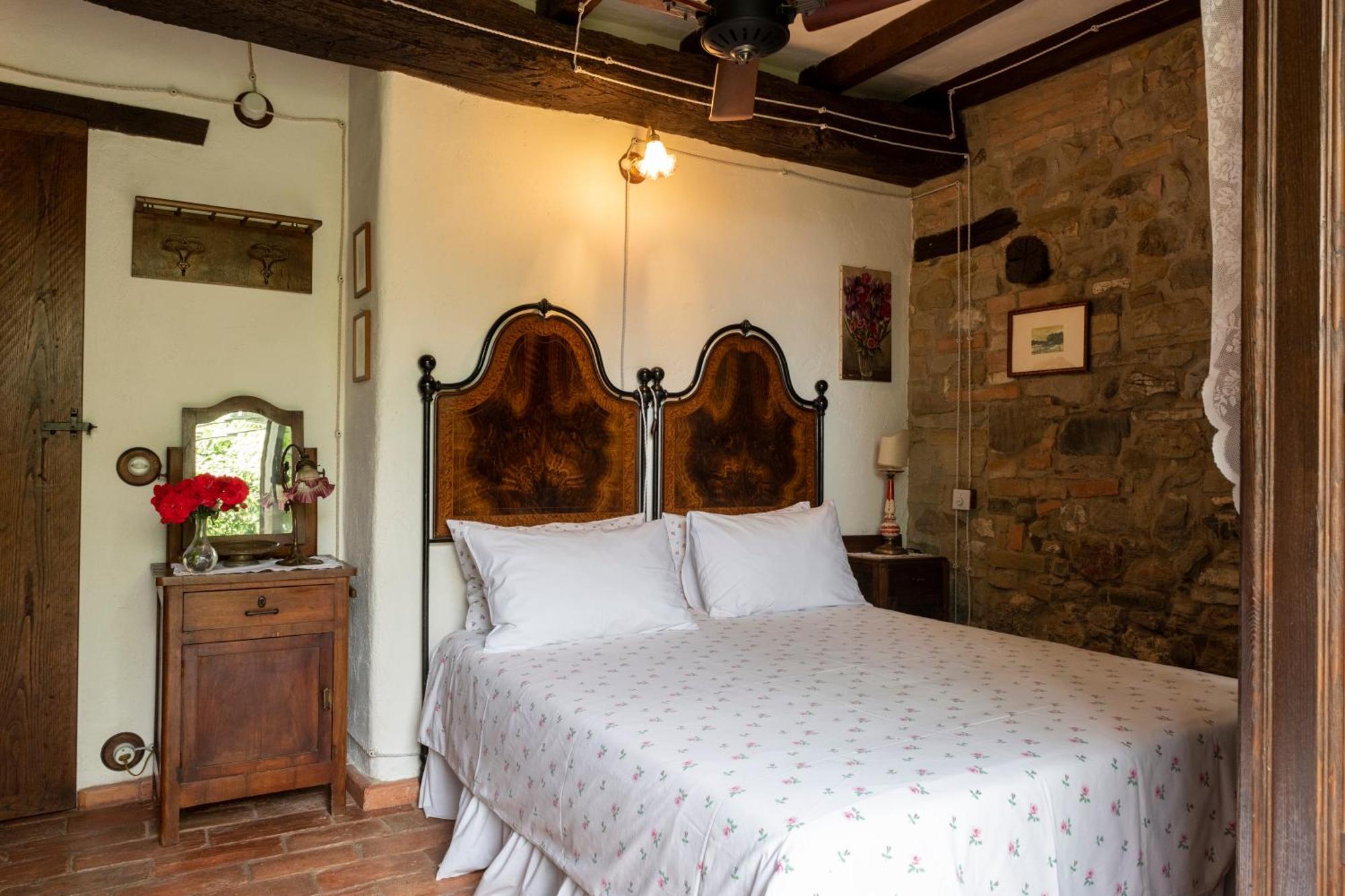 Cascina La Buca Pension Castello di Serravalle Buitenkant foto