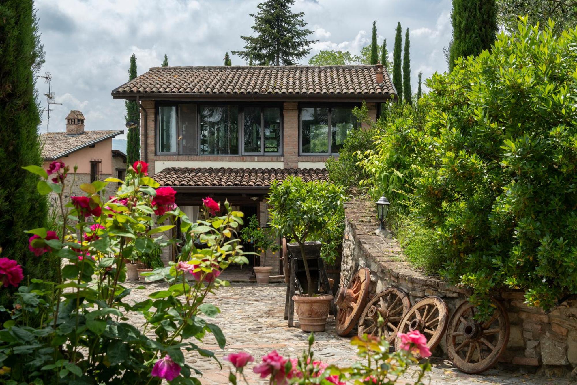 Cascina La Buca Pension Castello di Serravalle Buitenkant foto